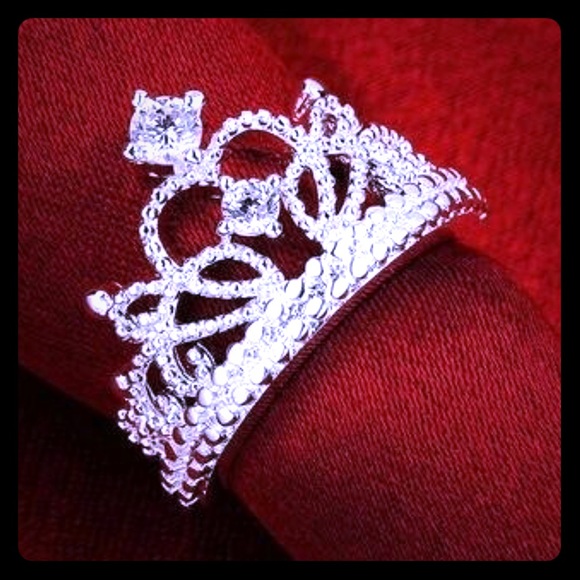 Gorgeous Crown/Tiara Ring Princess | Queen - Picture 6 of 6